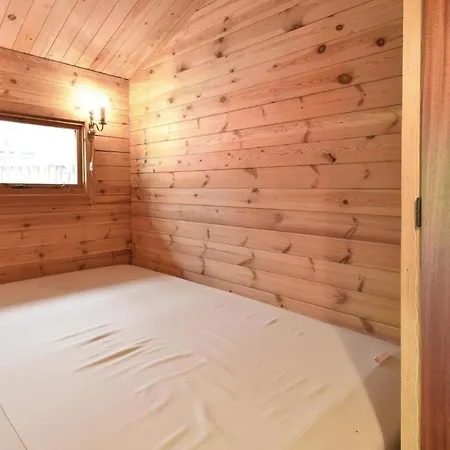 Feriehus Amazing In W/ Wifi And 3 Bedrooms Martofte
